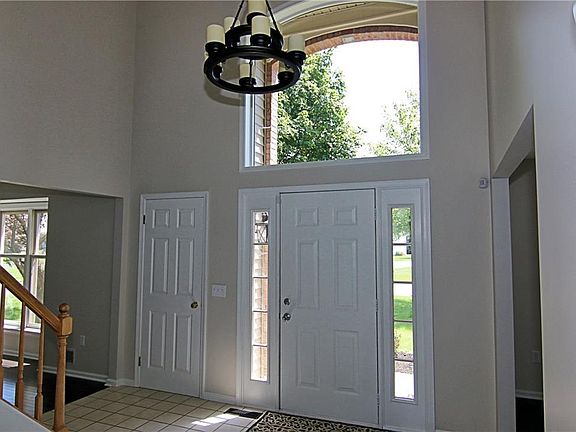 5th image of 64 Saint Andrews Blvd