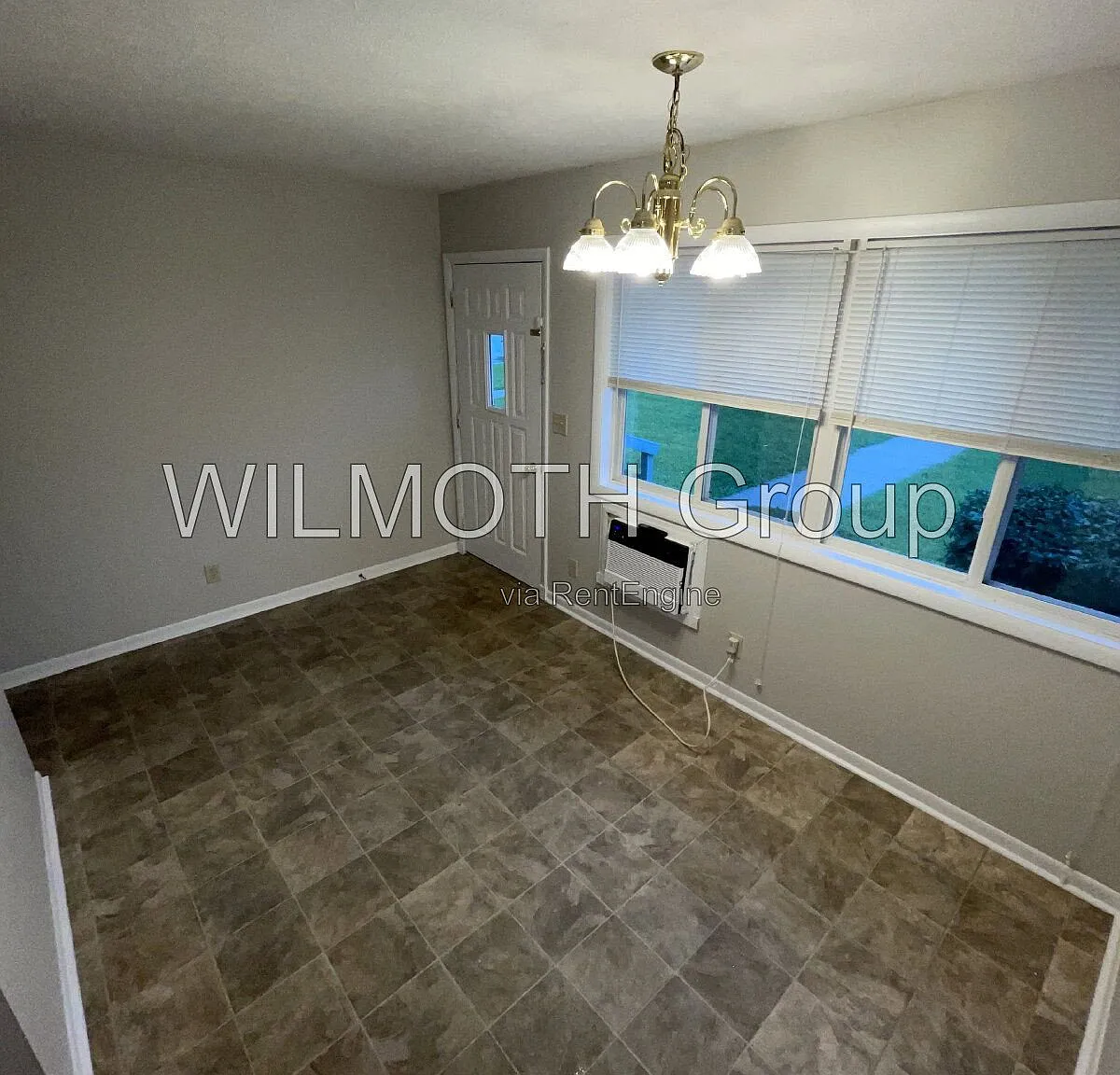2 bed, 1.0 bath, 952 sqft, $1,100 — Photo 4