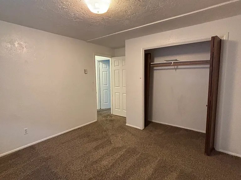 615 Hansen Ave — Photo 6