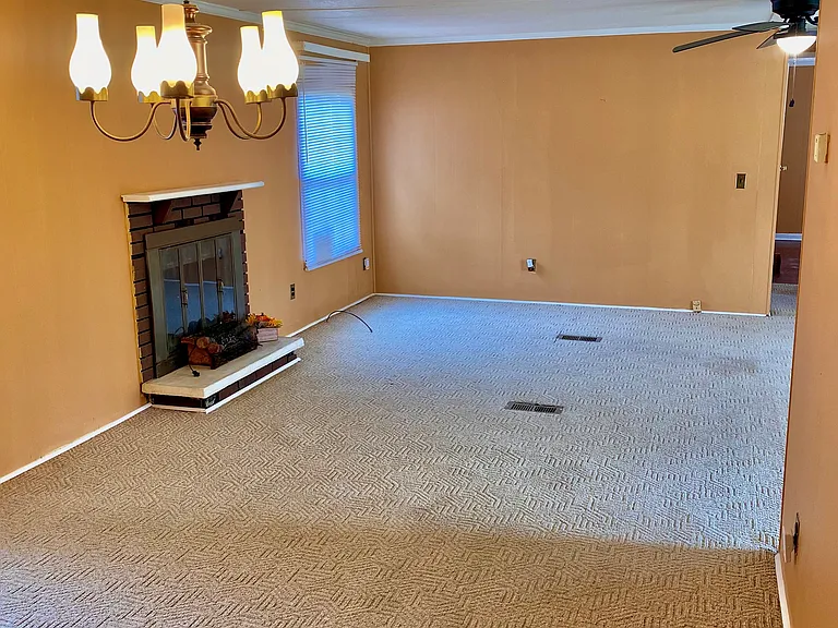 343 E Wine St — Photo 5