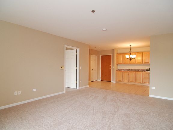 4th image of 153 Hunt Club Dr