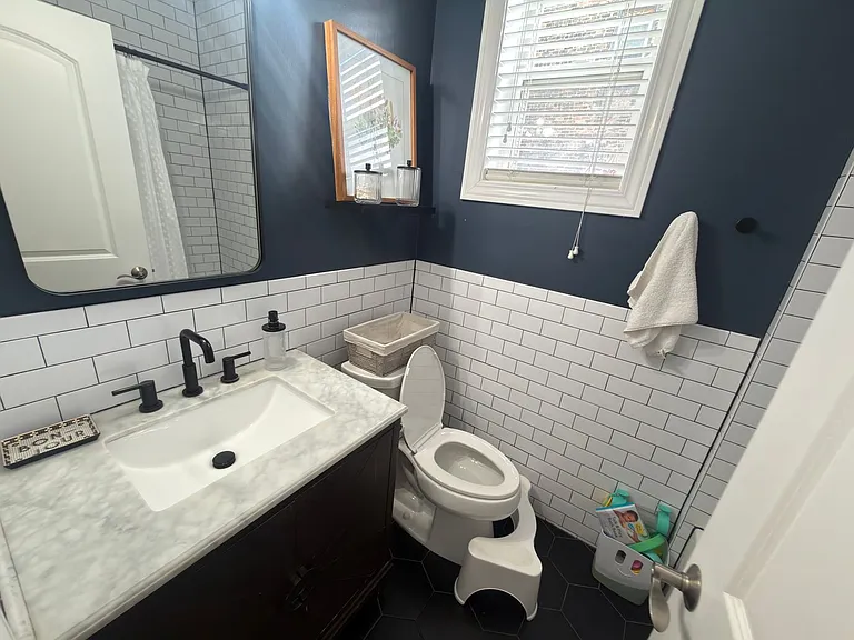 1508 W Erie St #2 — Photo 16