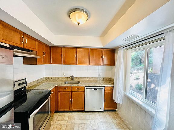 3rd image of 3200 S 28th St APT 304