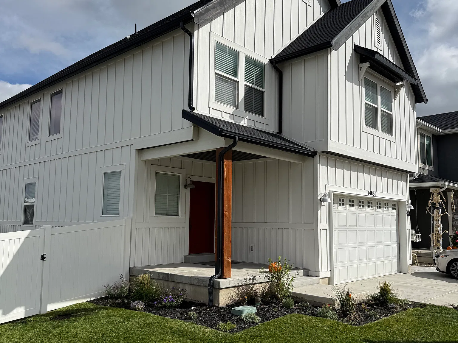 4 bed, 2.5 bath, 2210 sqft, $2,400 — Photo 2
