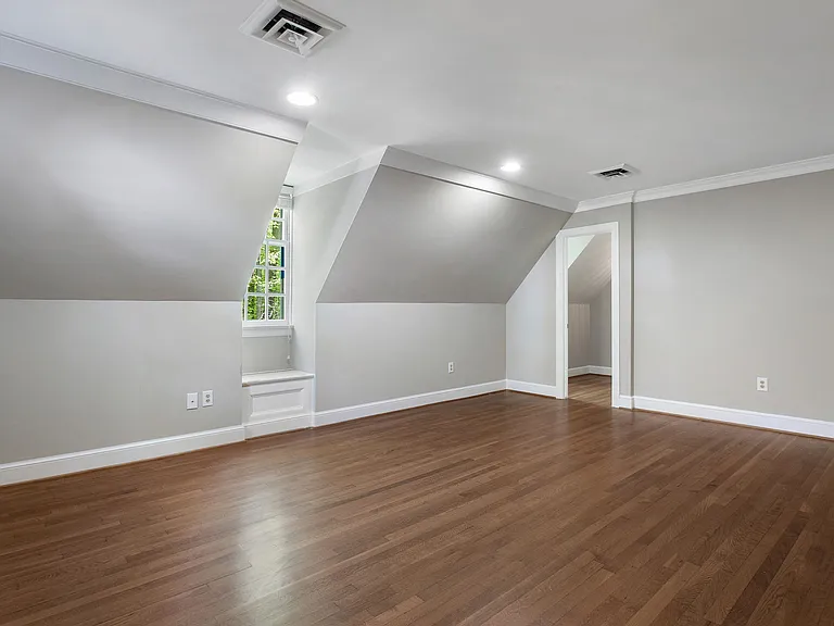 9900 Kingsbridge Rd — Photo 44