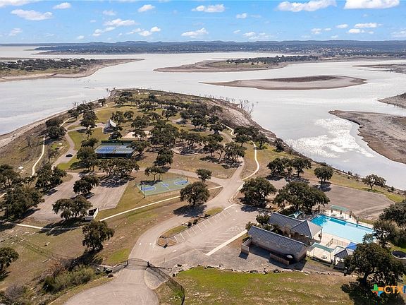 2nd image of 321 Vista View Pl