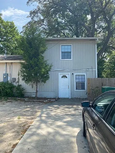 207 Deer St #B Photo 1