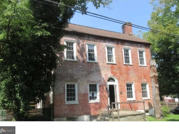 4507 Newportville Rd, Levittown, PA 19056