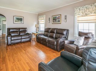 1056 Mosefan St, Franklin Square, NY 11010