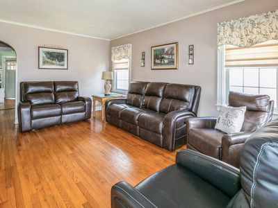 1056 Mosefan St, Franklin Square, NY, 11010