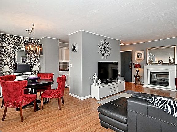 5th image of 100 Manhattan Ave APT 910