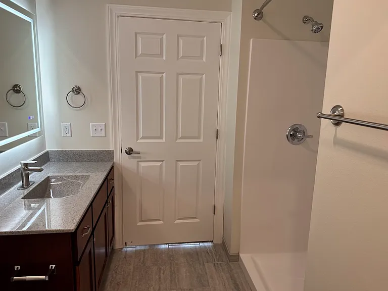 Red Earth Apartments- On Lake Butte Des Morts — Photo 19