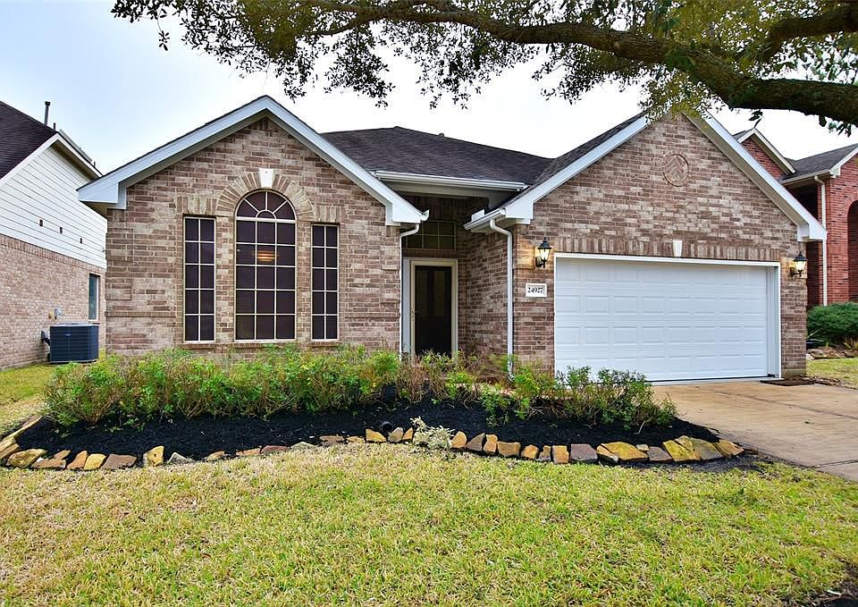 1st image of 24927 Lakecrest Manor Dr