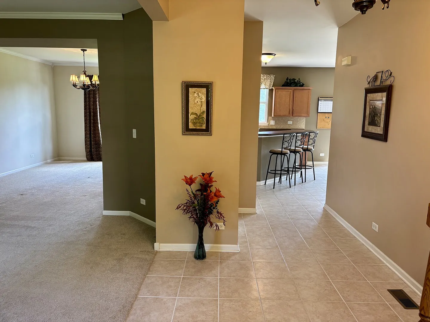 4 bed, 2.5 bath, 3550 sqft, $3,490 — Photo 2