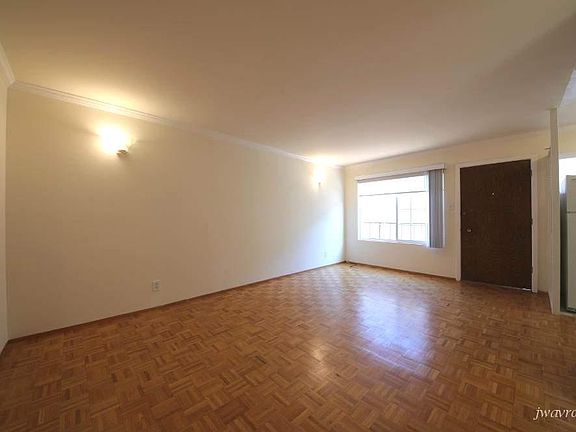 2nd image of 1915 Greenwich St APT 8