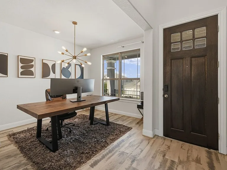 5500 La Canada Way — Photo 9