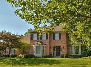 304 Windsor Cir, Saint Charles, IL