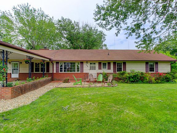 3rd image of 2108 Sandra Dr
