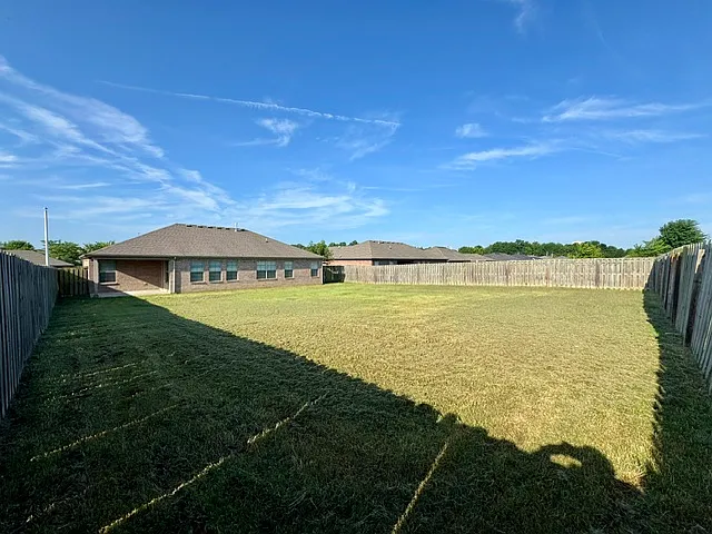 508 Eagle Dr NE — Photo 22