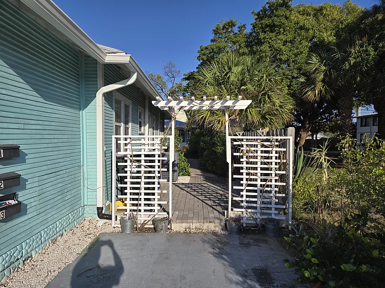 410 N Federal Hwy — Photo 2