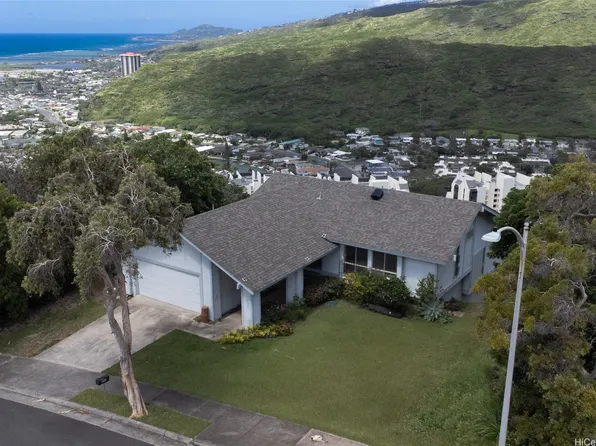 944 Kaahue St, Honolulu, HI 96825