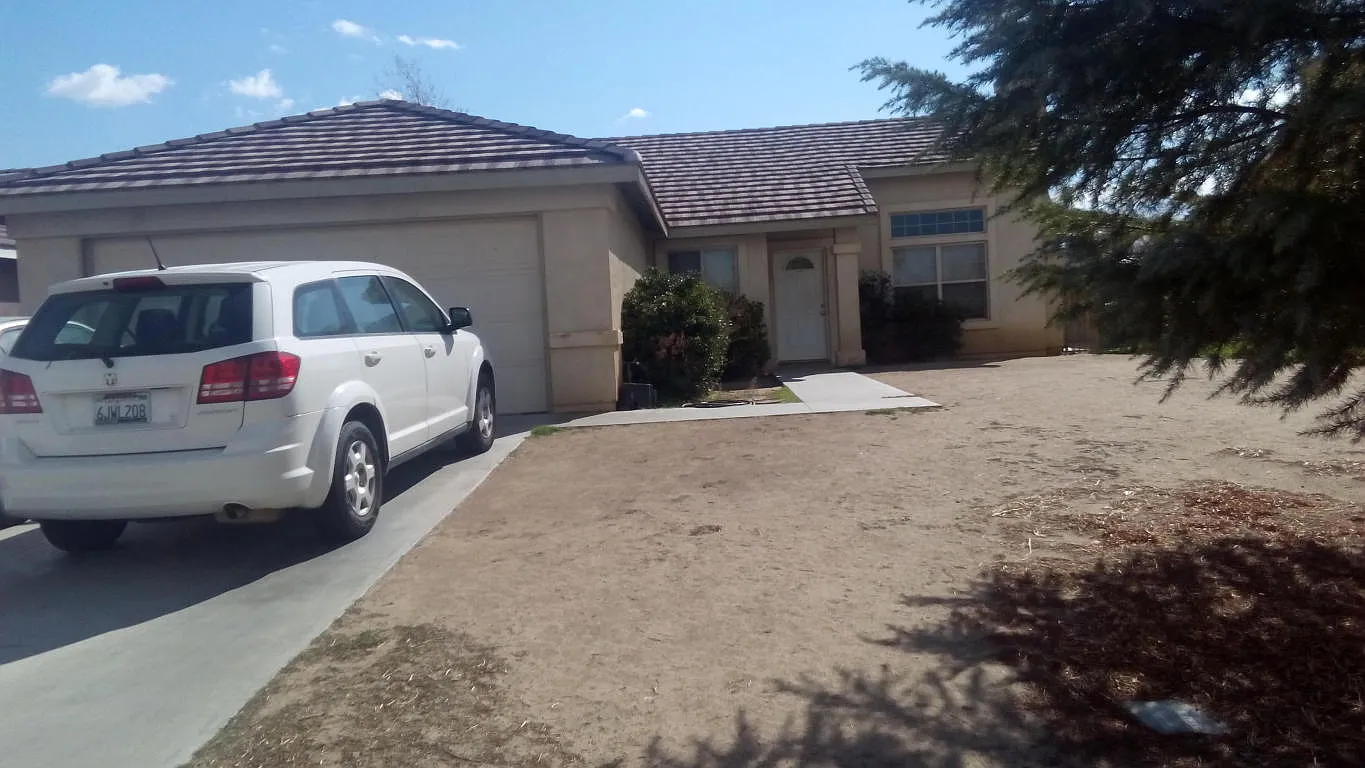 716 E #J6 photo 1