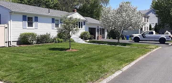 1st image of 170 Zinnia Dr
