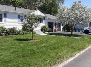 170 Zinnia Dr, Cranston, RI 02920