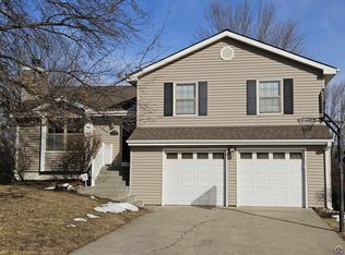 6316 SW 27th St, Topeka, KS 66614