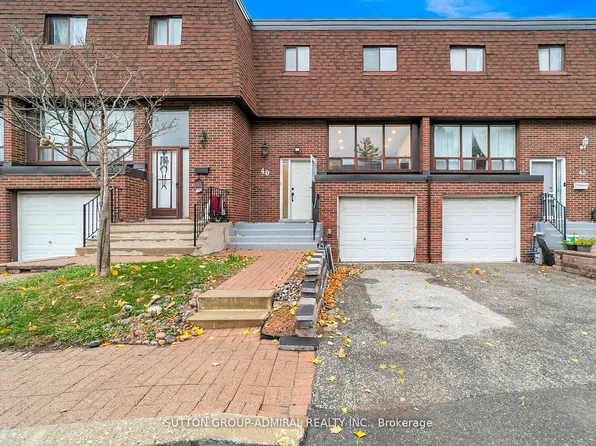 40 Stately Way, Markham, ON L3T 3Z8