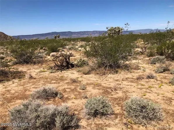 11964 Duquesne Road, Yucca, AZ 86438