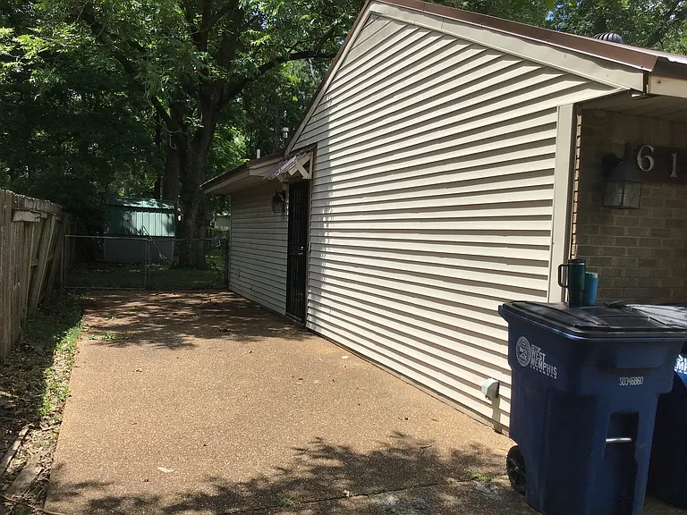 612 N Roselawn Dr — Photo 3
