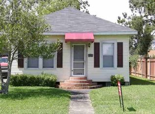 1026 Marion St, Port Neches, TX 77651