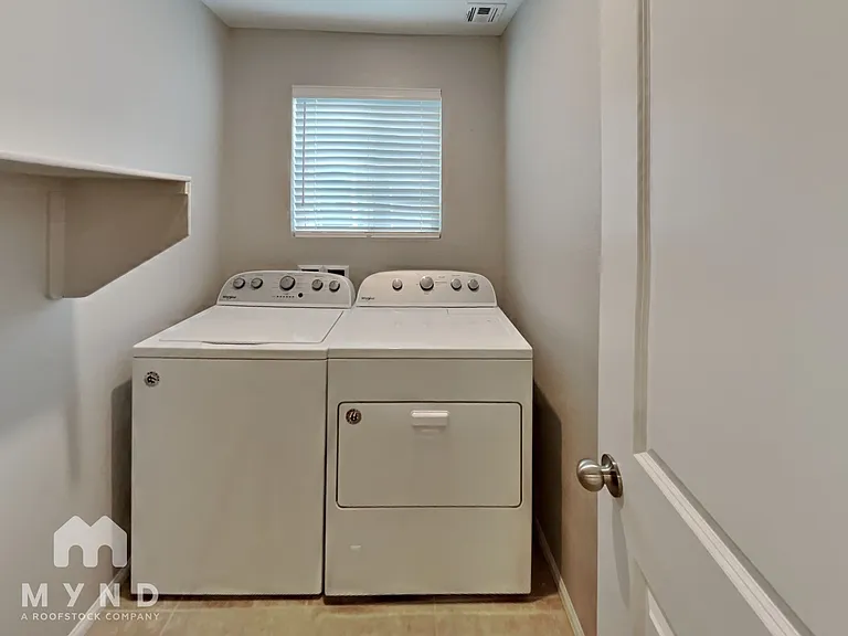6646 Evander St — Photo 16