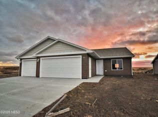 19 27th St SW, Watertown, SD 57201