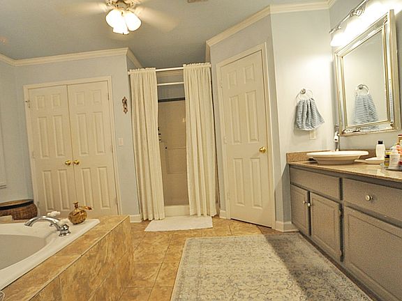 Master Bath/laundry