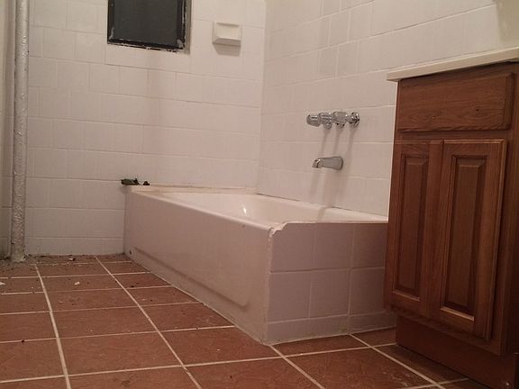5th image of 2454 Webb Ave APT 3E