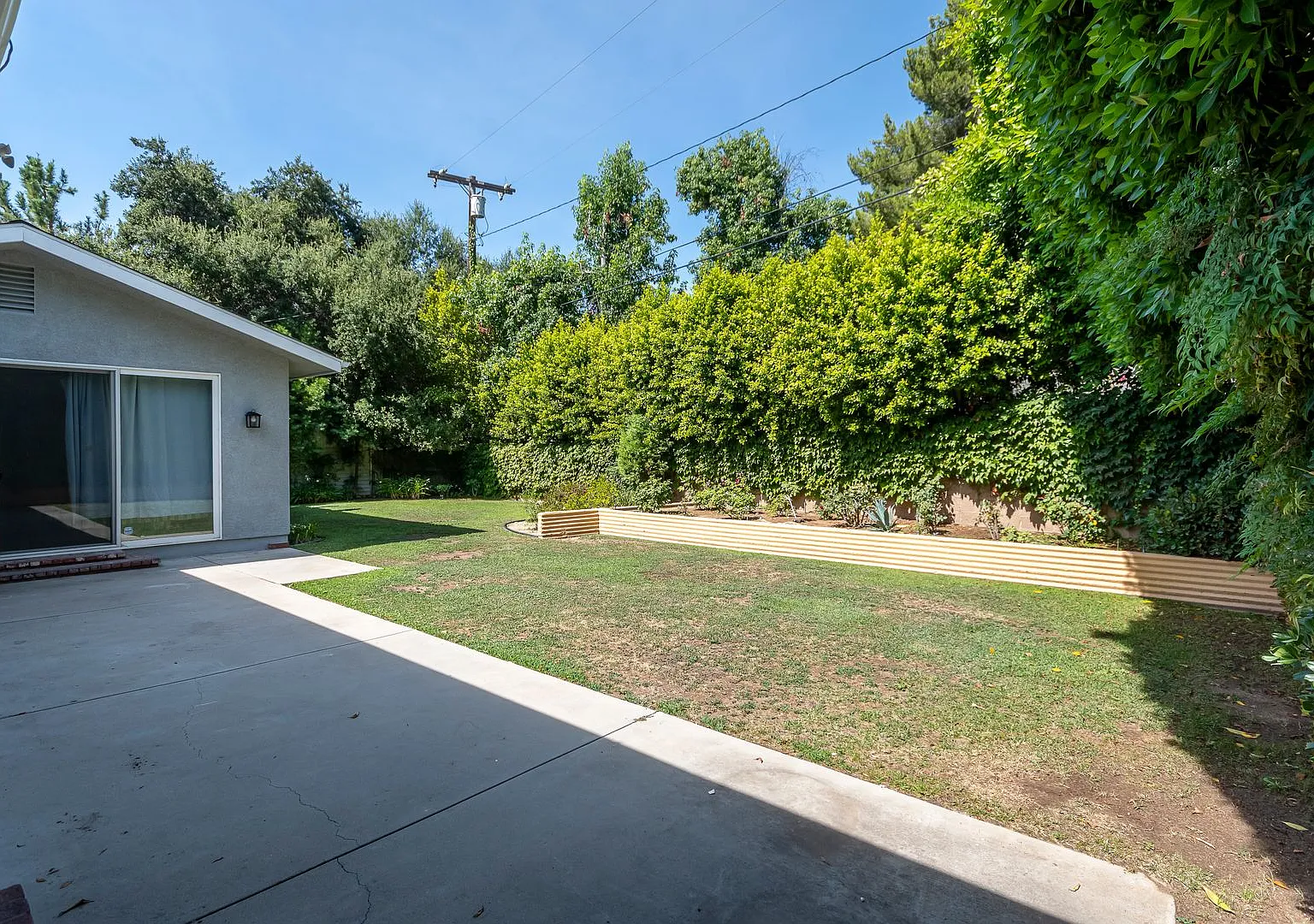 4 Bed / 2 Bath Single Family Home in a Beautiful La Canada Flintridge Neighborhood — Photo 2