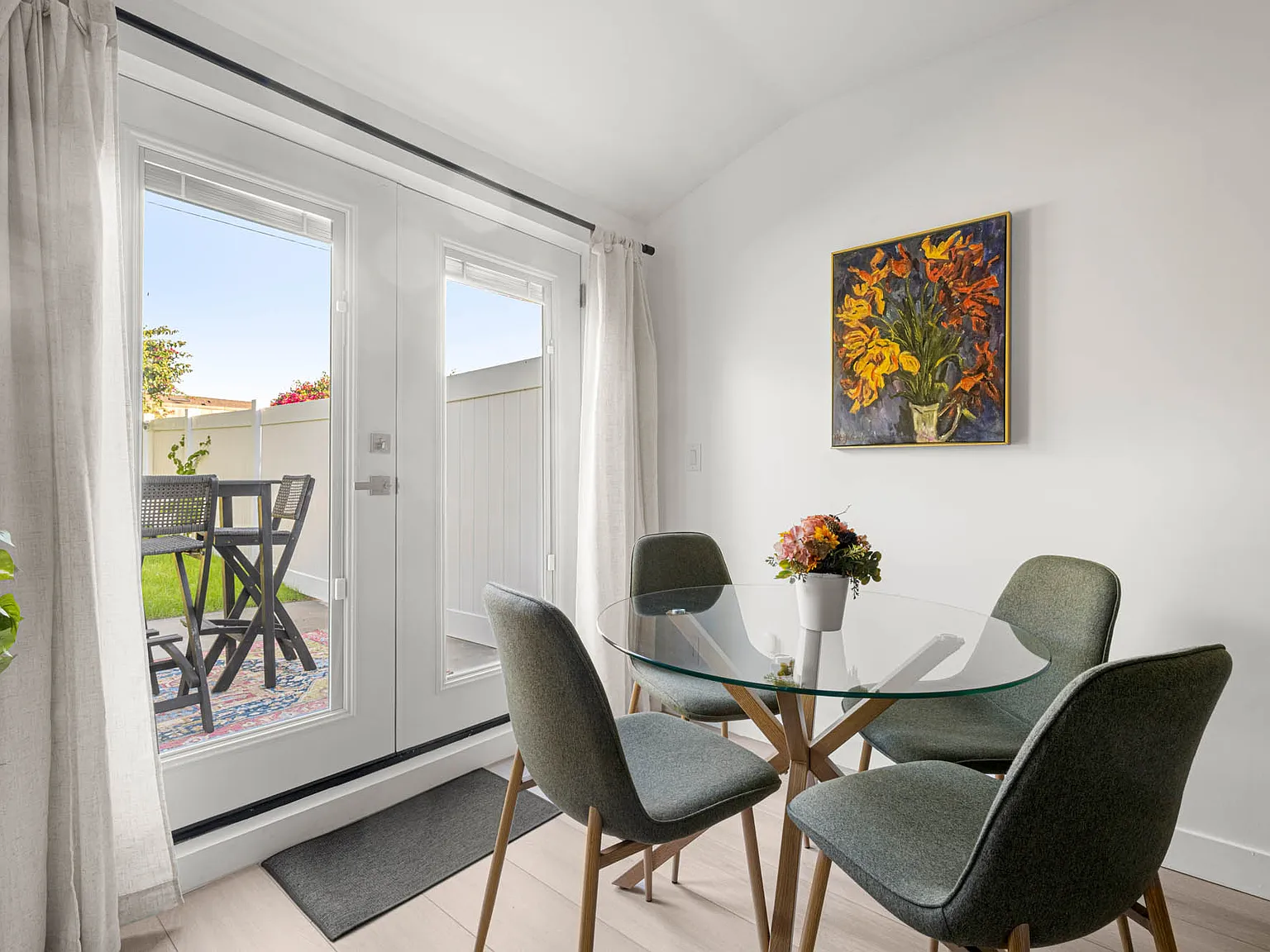 1 bed, $3,300 — Photo 4