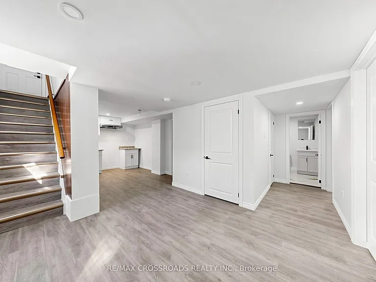 1496 Simcoe St N — Photo 20