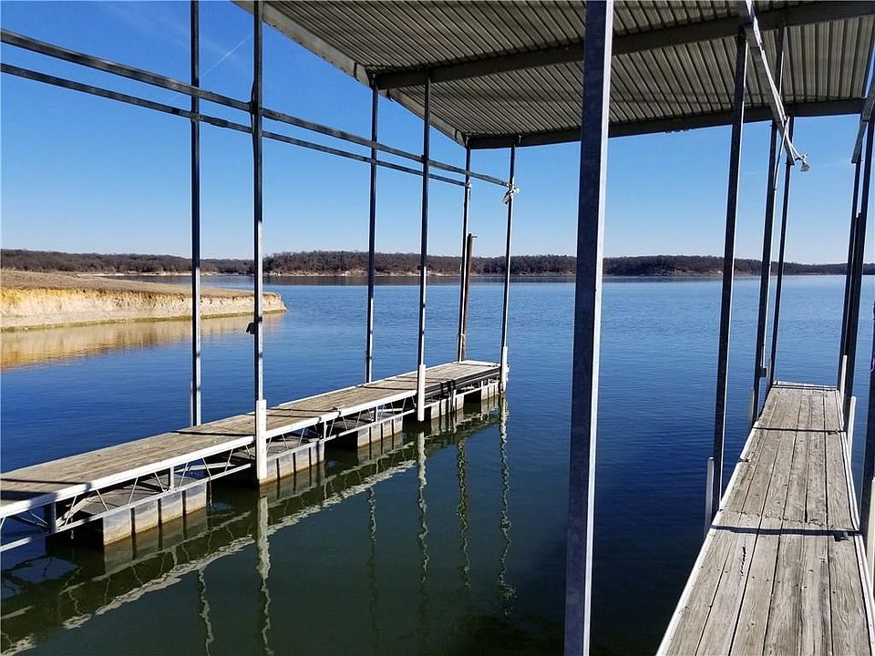 1st image of 162 Lakeshore Dr