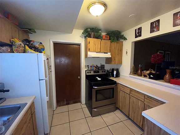 2nd image of 734 Lucaya Dr #A