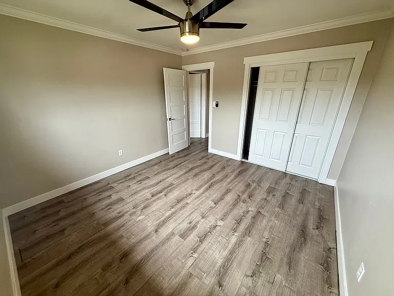 Emerald Ave Apartments — Photo 8