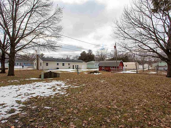 4th image of 1009 Rosewood Dr