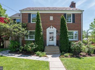 5520 Hoover St, Bethesda, MD 20817