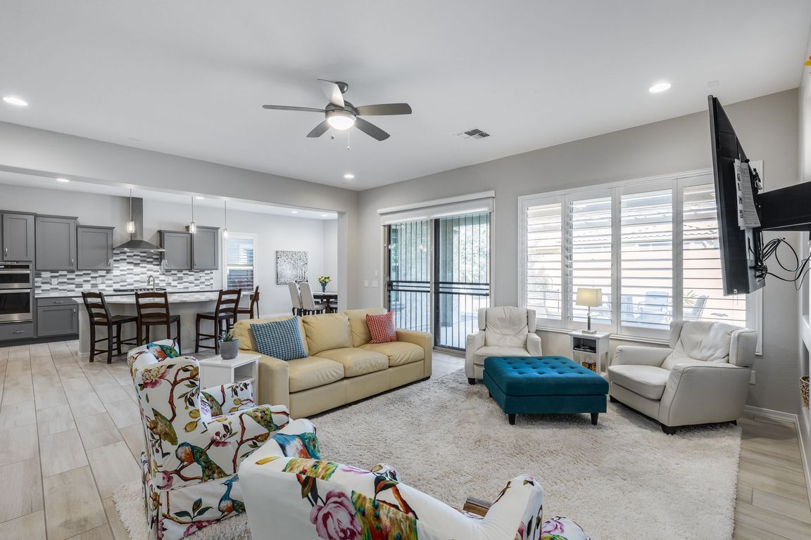 next background image