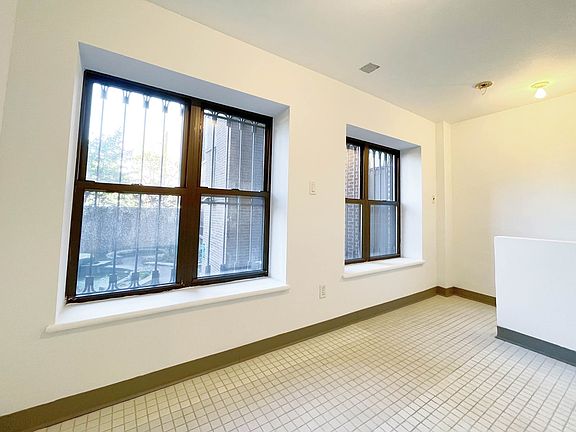 5th image of 371 Madison St APT 123
