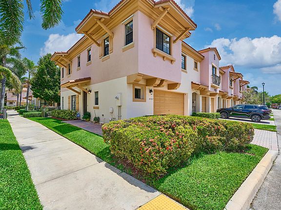 3rd image of 4767 Preserve Street