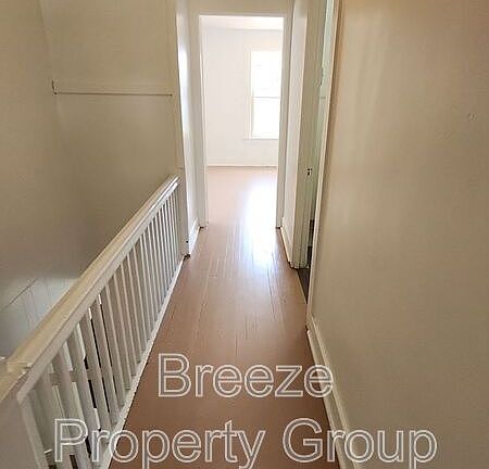 5th image of 509 E Vine St