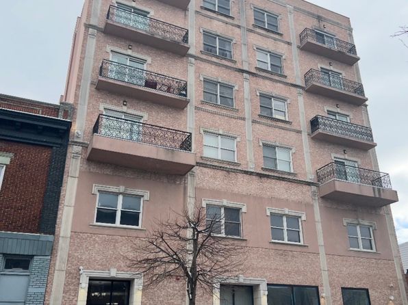 1208 Summit Ave Unit 304